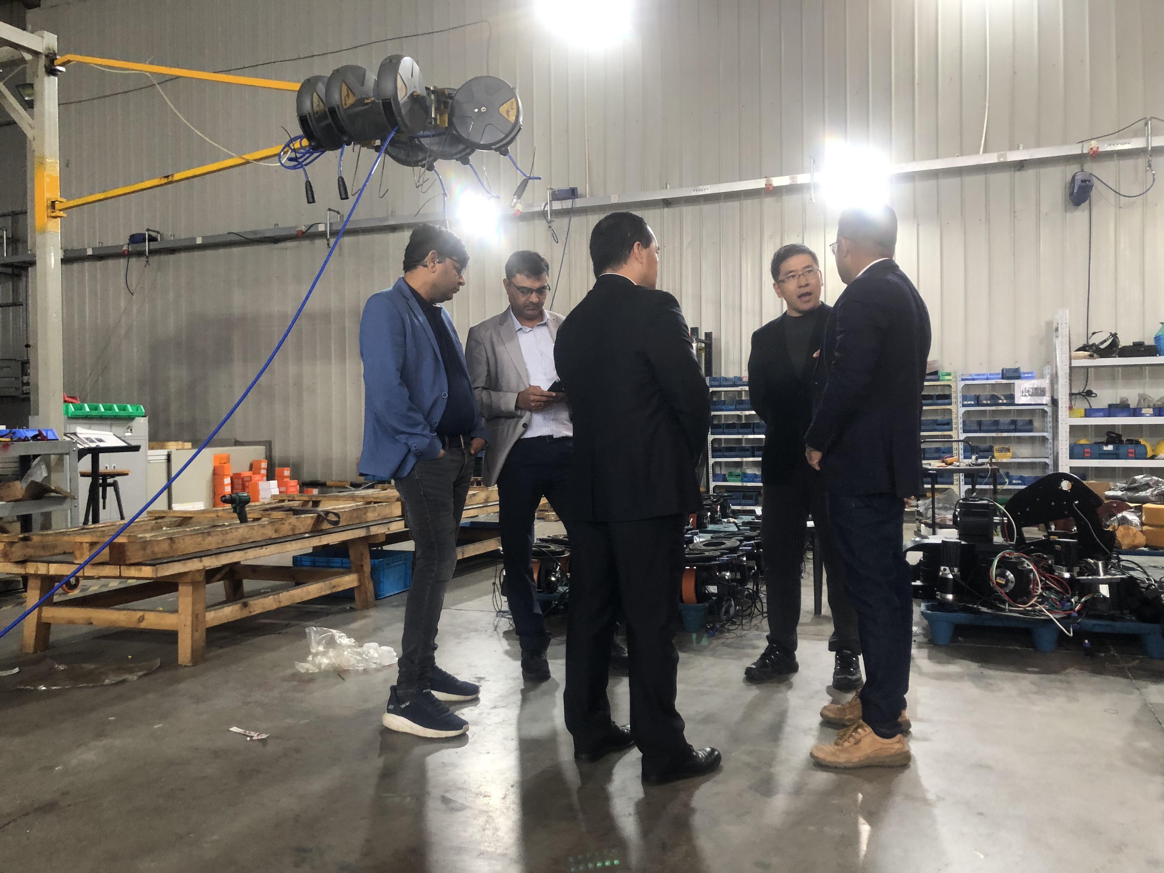 实力见证 客似云来 —— 又一印度AGV名企代表团到访亿控考察合作！