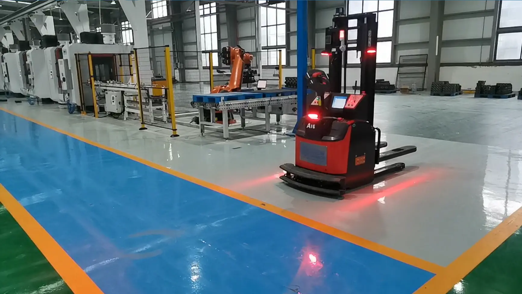 自动叉车 vs 人工叉车：制造物流场景下的技术经济性分析与核心部件选型