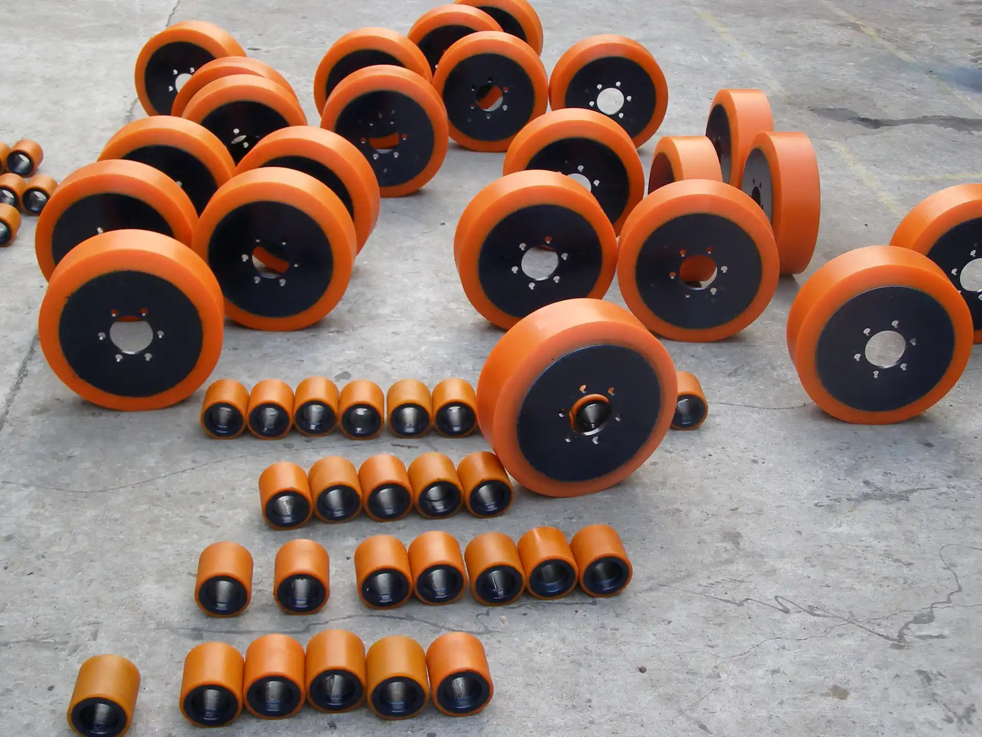 聚氨酯轮件防滑纹路技术解析：从设计原理到工况适配